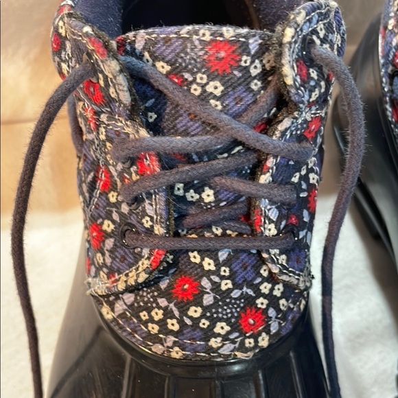 Tommy Hilfiger Navy and Red Floral Winter Rain Boots Like New! Warm Waterproof - Picture 11 of 13